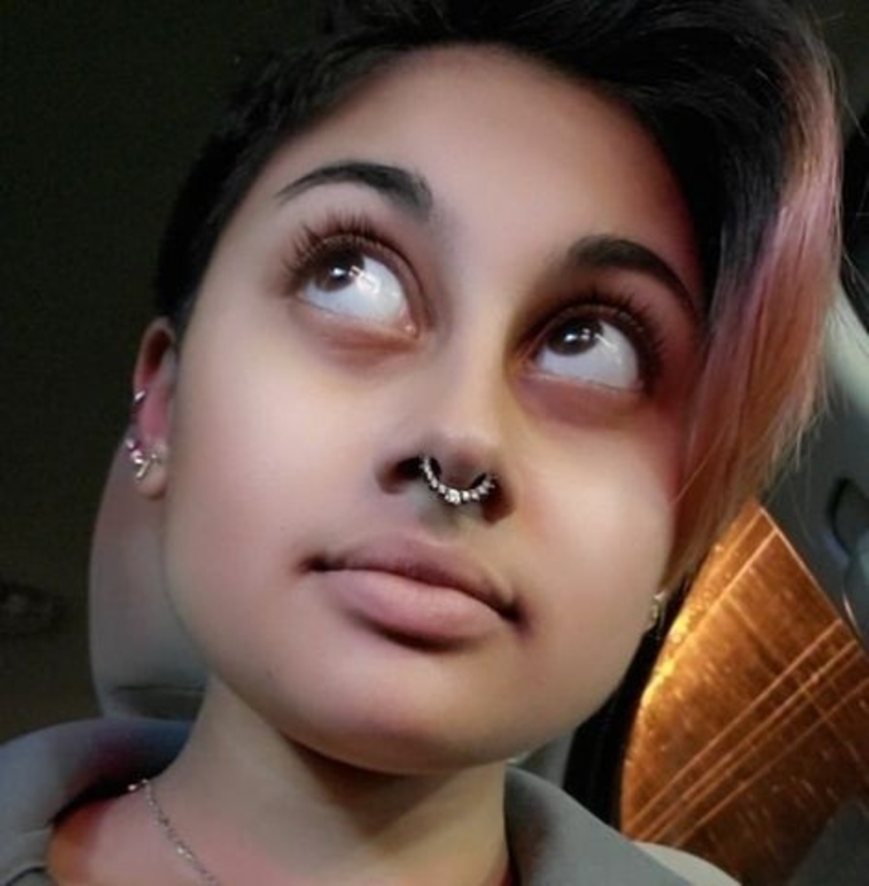 Meet your Posher, Thalia